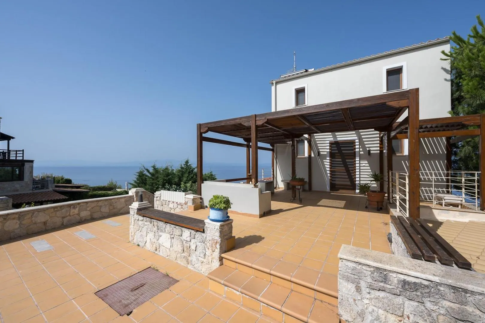 #Luxlikehome Afytos Wonder View Villa