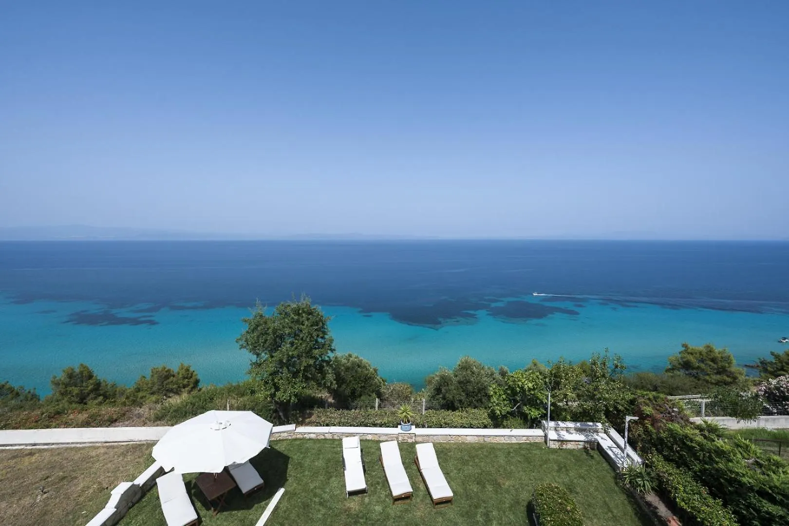 Villa Afytos Wonder View By Luxlikehome